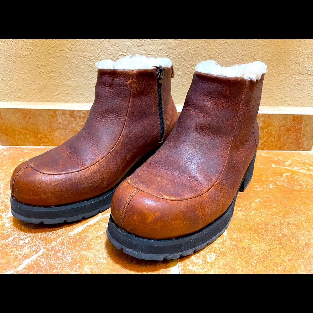 UGG Brooklyn Platform Boots! Waterproof! Like New!
